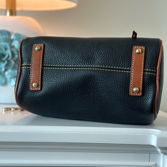 Dooney and Bourke black and tan purse. - Picture 3 of 4